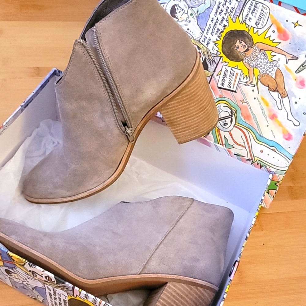 Jeffrey Campbell suede boot